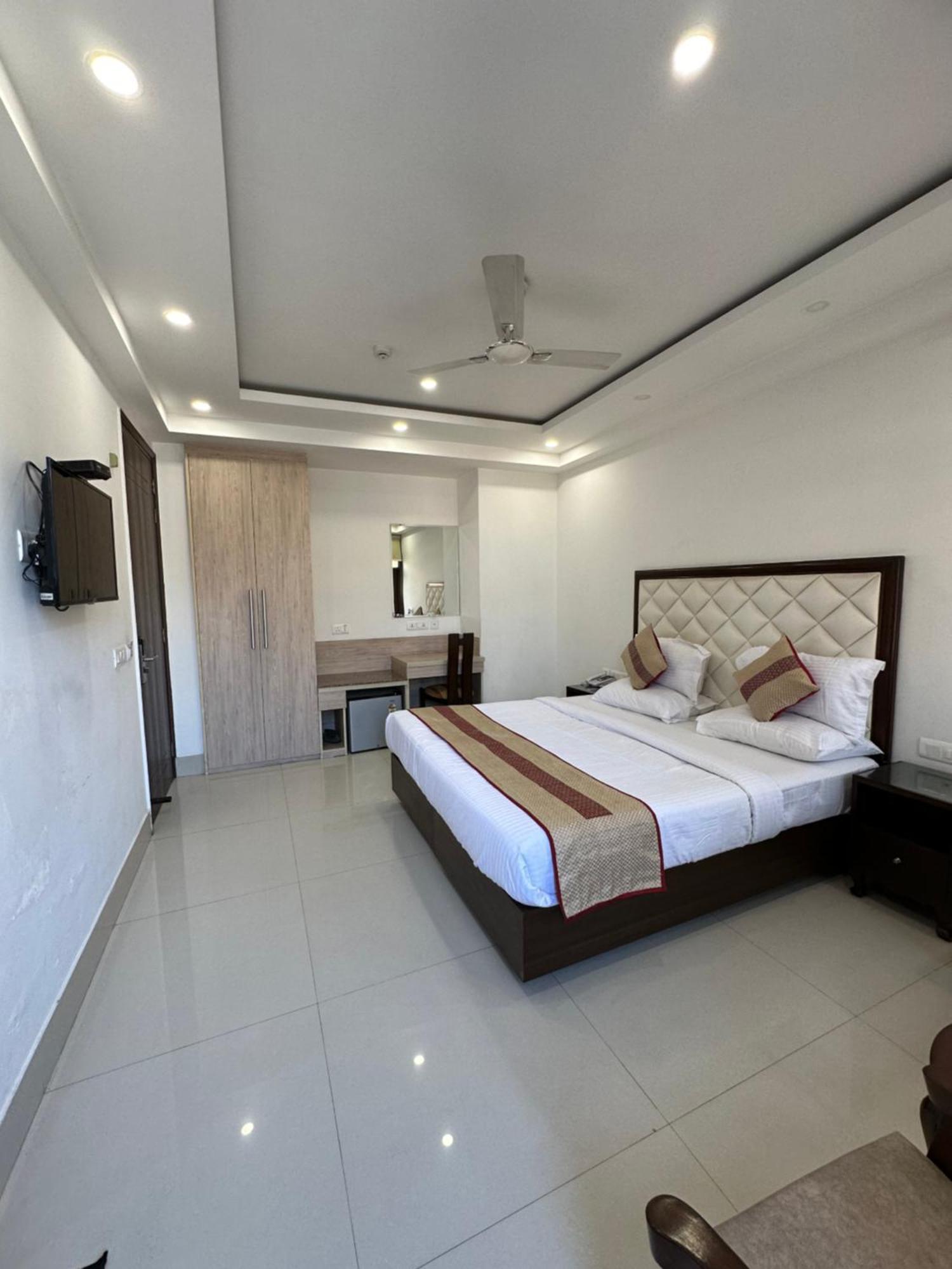 Lemon Green Residency - Hotel And Serviced Apartments Nuova Delhi Esterno foto